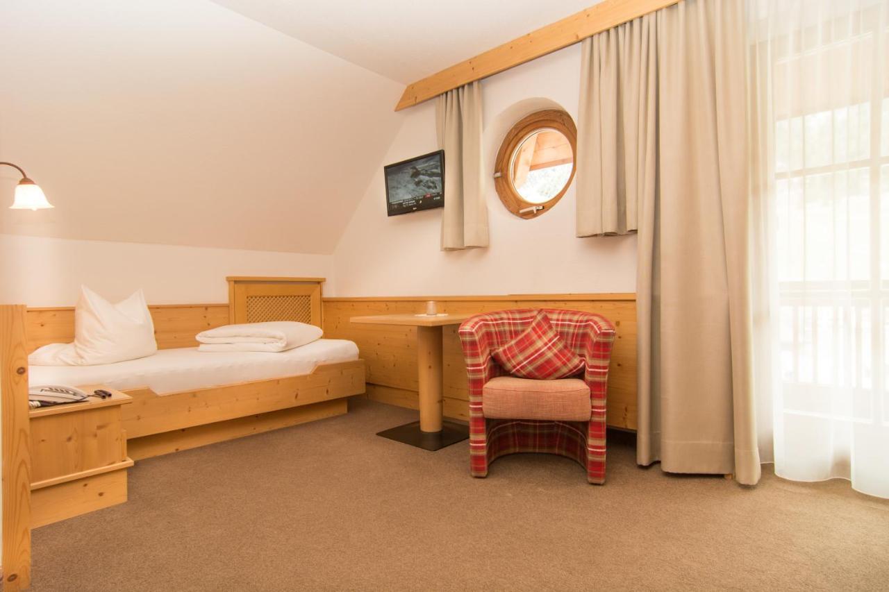 Hotel Montana イシュグル エクステリア 写真